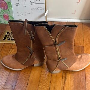 Never worn! Brown Leather Midi Boots - Size 6.5.